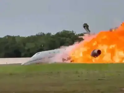 Private Jet Crashes in Dominican Republic, Killing Pilots, on Way to Pick Up Yadier Molina
