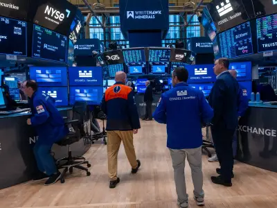 Tech Stocks Set to Bounce After $1.3 Trillion Rout on AI Jitters