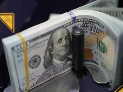 Treasuries fall as Trump Iran threats fuel inflation fears