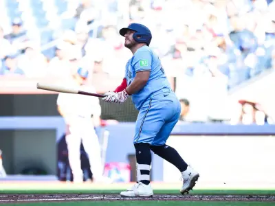 Wardrobe malfunction blamed for Kirk's home run jacket snub