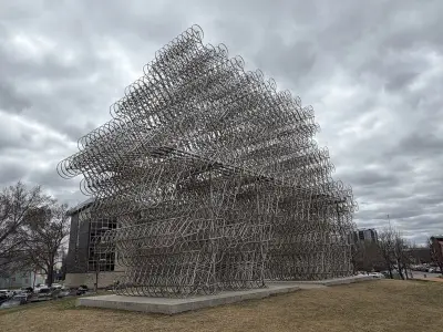 Winnipeg and Calgary: Common Threads in Urban Growth and Development