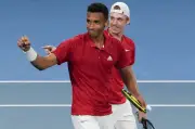 Auger-Aliassime, Shapovalov reunite for first-round win at Libema Open