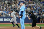 Blue Jays bullpen collapses again in ninth inning, loss to Yankees