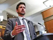 Judges and Ottawa Clash Over Pay Raise Lawsuit Procedural Issues