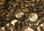 Loonie Caught Between Slow Economy and Stronger US Dollar