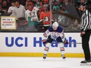 McDavid doubles down on Edmonton, backs new coach Babcock amid NHL stars leaving
