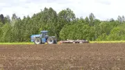 Northern Ontario Farmers Hit by Late Spring and Global Conflicts