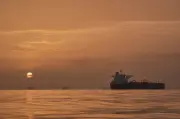 Oil Steady as Market Focuses on Hormuz Flows After Peace Talks