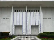 US Judge Demands Explanation for Tarp Over Trump Name Removal at Kennedy Center