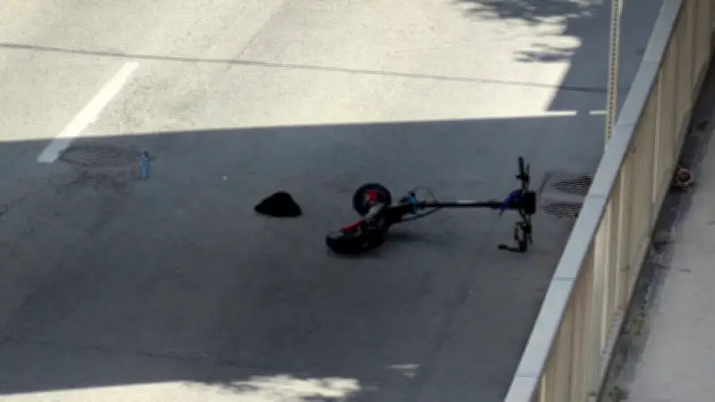 2 12-year-olds hospitalized, one critical, after Etobicoke e-scooter crash