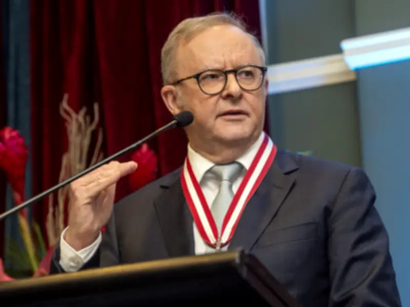 Australian PM apologizes for Kylie Minogue 'shag' comment