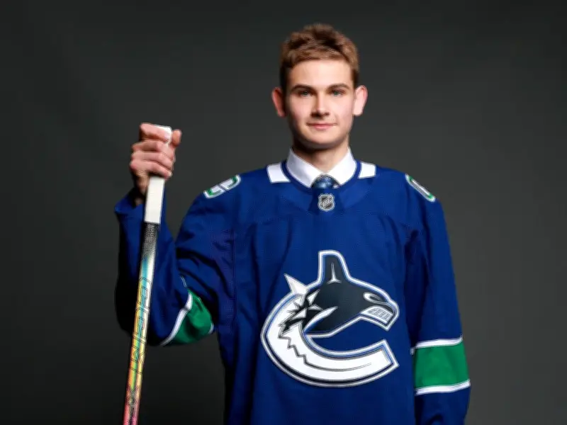 Canucks Goalie Prospect Alexei Medvedev Embraces Doubt, Aims for OHL Dominance