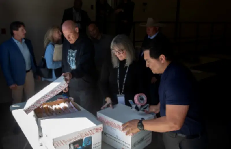 Elections Alberta to Verify Separatist Referendum Petition After Court Stay