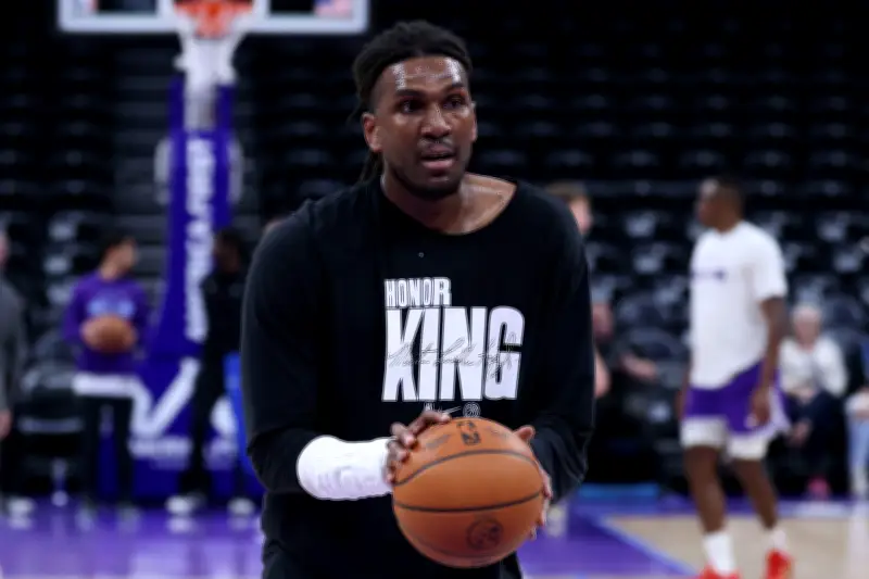 Lakers sign Kevon Looney, eye Jonathan Kuminga in free agency