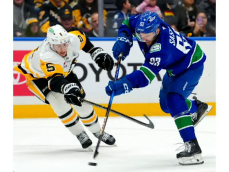 Oilers GM Bowman uses Nurse trade cap space to sign Shea, Andersen, Kapanen