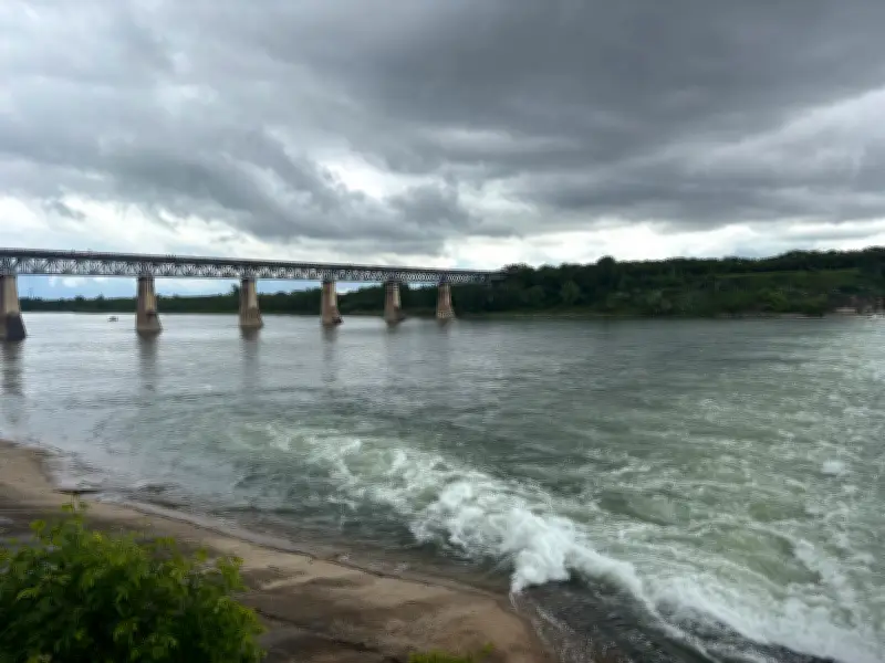 Saskatoon closes river access points as South Saskatchewan flows increase