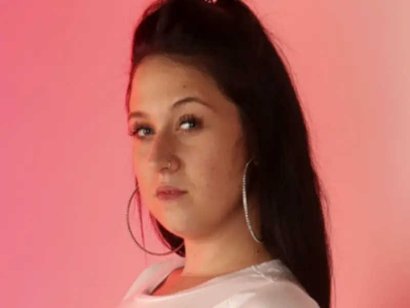 SUNshine Girl Haylee: Blue-Eyed Virgo Aims to Help Troubled Youth