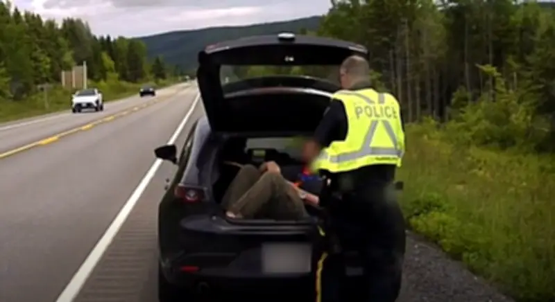 Two charged after man sits in open hatchback on Nova Scotia highway