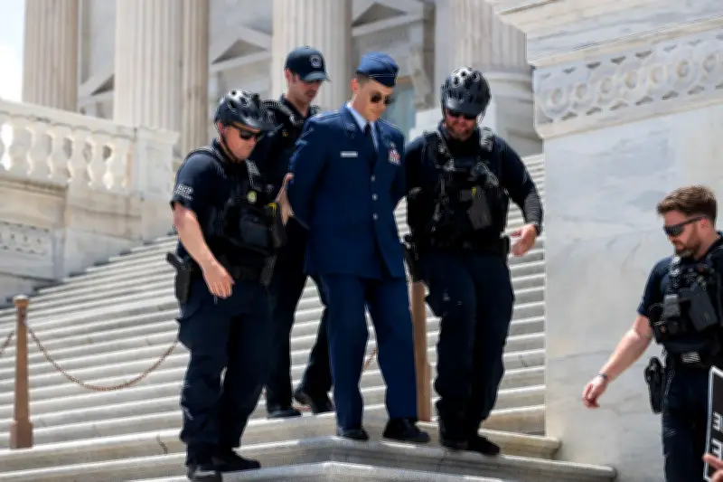 US Air Force Major Arrested at Capitol Calling for Trump's Impeachment