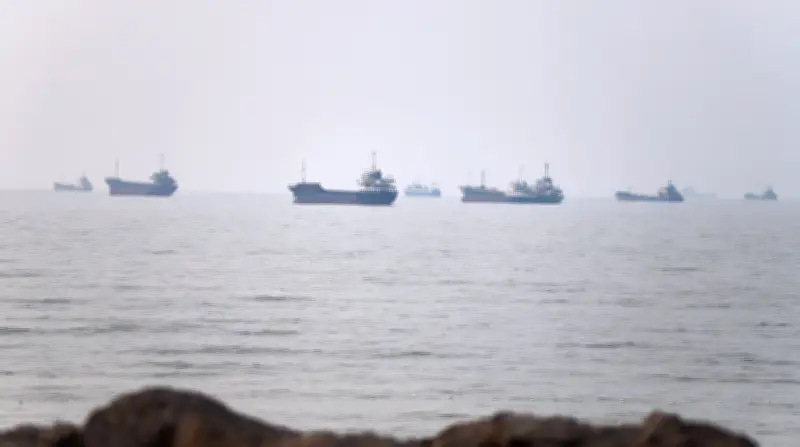 US Strikes Iranian Targets After Tankers Hit in Strait of Hormuz