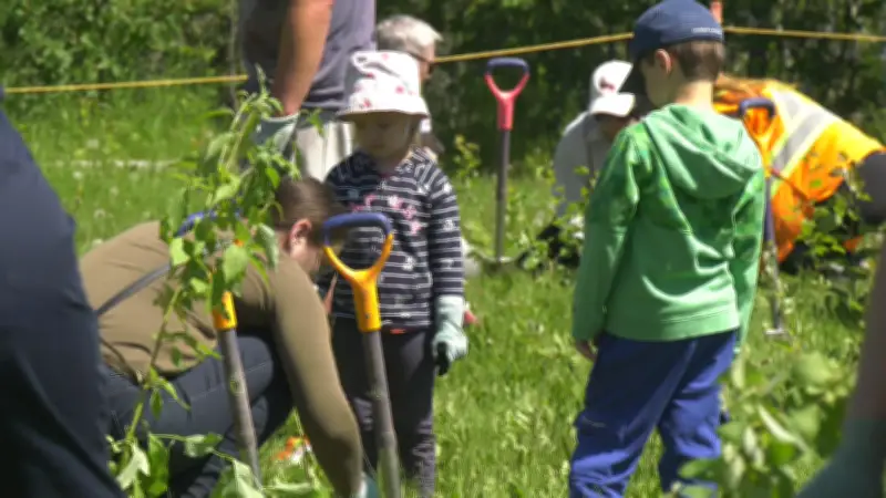 Volunteers plant trees to expand Edmonton urban forests in mass effort