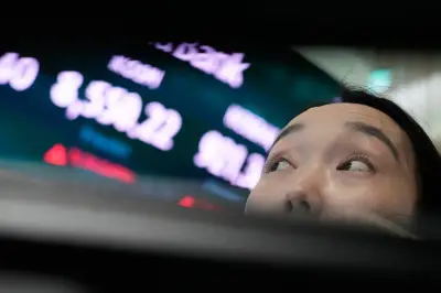 World Shares Mixed, South Korea's Kospi Down Nearly 8% on Chip Sell-Off