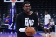 Lakers sign Kevon Looney, eye Jonathan Kuminga in free agency