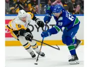 Oilers GM Bowman uses Nurse trade cap space to sign Shea, Andersen, Kapanen