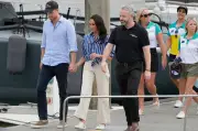 Prince Harry Returns to UK for Invictus Games; Meghan and Kids Not Joining